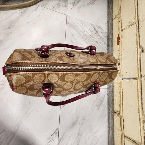 Nwot Coach Rowen Signature C's Crossbody Bag Purse - Picture 6 of 13